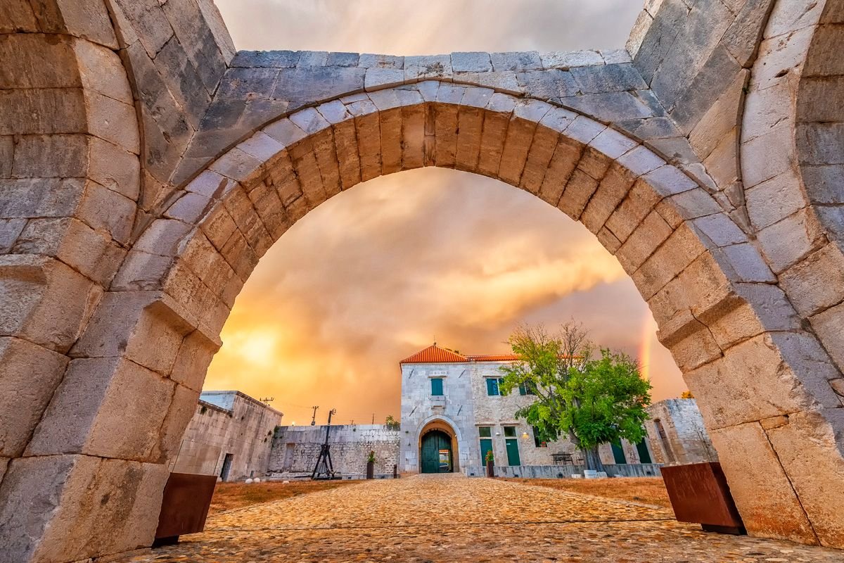 Dodir Istoka i Zapada &ndash; interpretacija ba&scaron;tine u Ma&scaron;kovića hanu