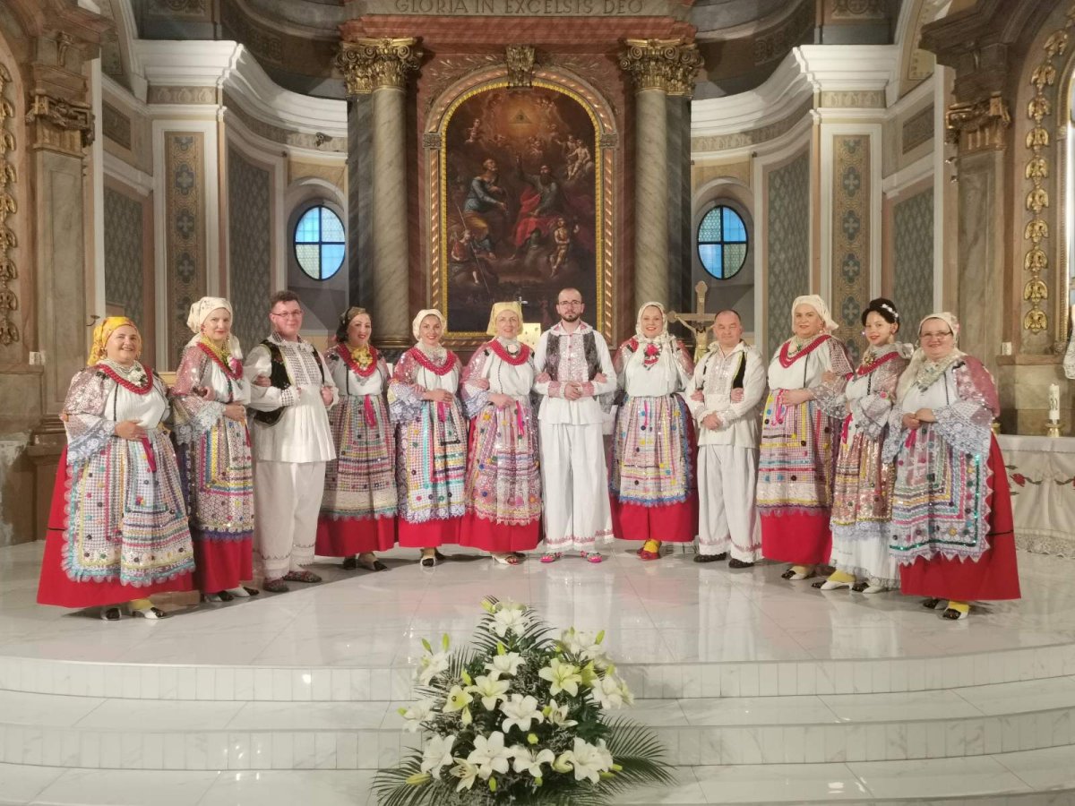 Kulturno umjetničko dru&scaron;tvo Hrvata Bodrog Mono&scaron;tor