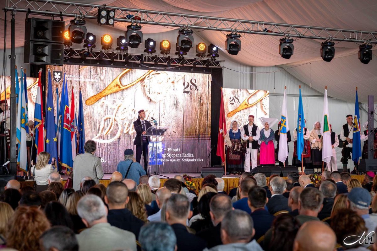 Ernest Petry, mag. iur. univ. spec. oec. - MBA - RURALNI RAZVOJ KAO POLITIKA OSTANKA I BUDUĆNOSTI