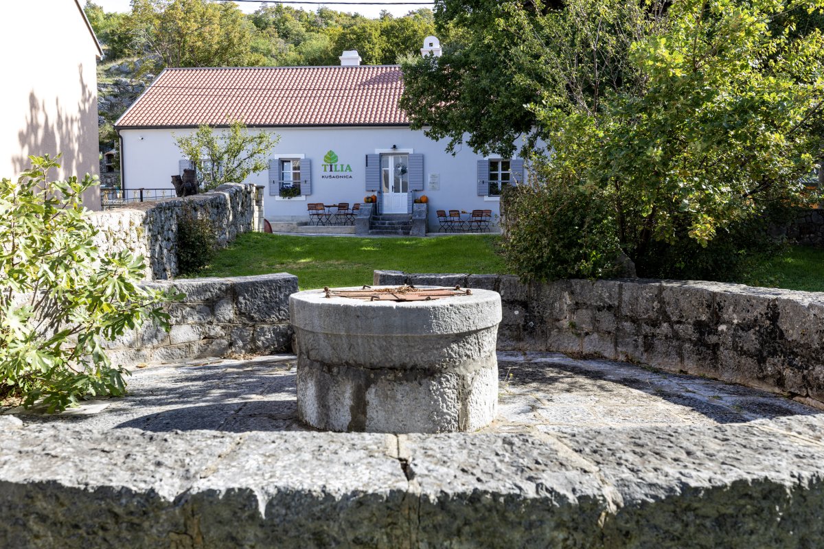 Apiturizam - Poljoprivredna zadruga API Kvarner - Ku&scaron;aonica TILIA
