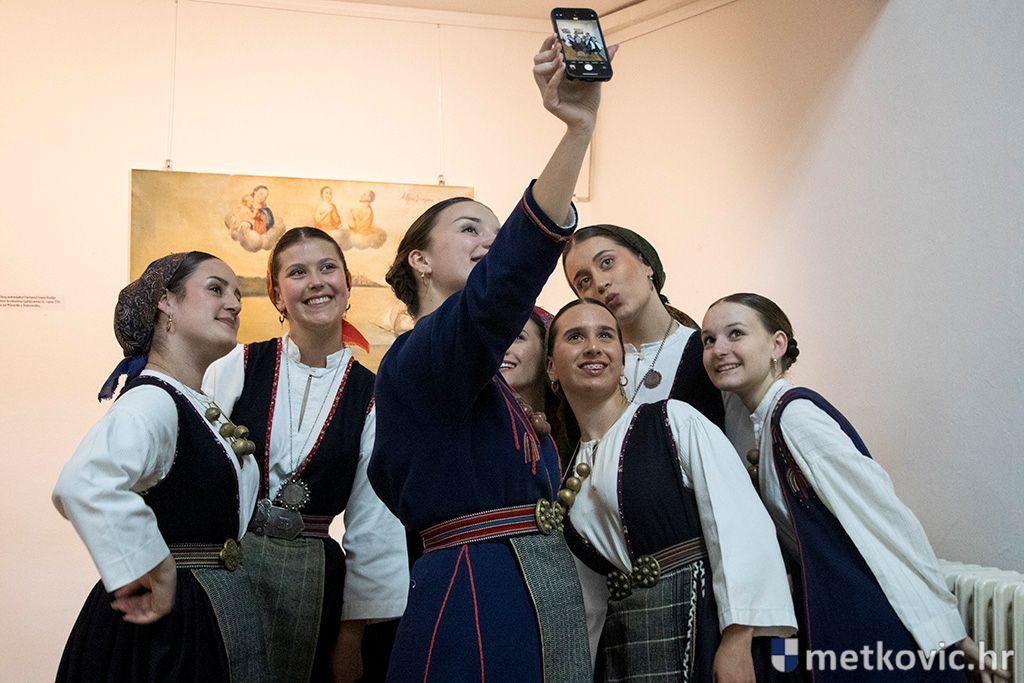 Na Neretvu misečina pala