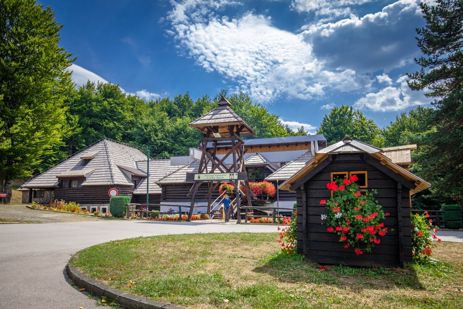 Restoran Lička kuća - očuvanje ličke gastronomske tradicije u jedinstvenom etno ambijentu